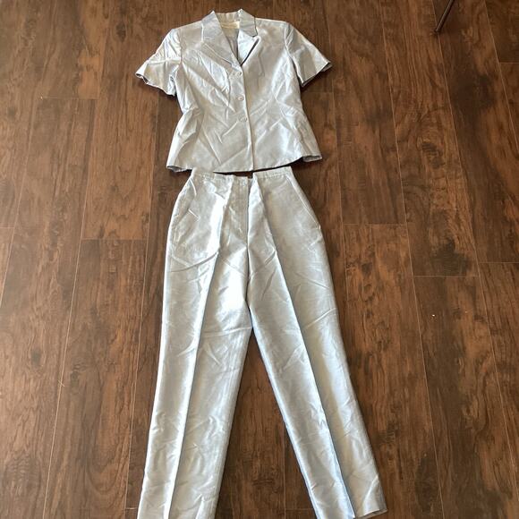 Larry Levine Satin Pant Suit - Picture 3 of 11